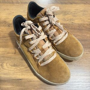 Women's Out n About Low Suede Waterproof Sneaker Sz 6.5 Athletic Casual Shoe